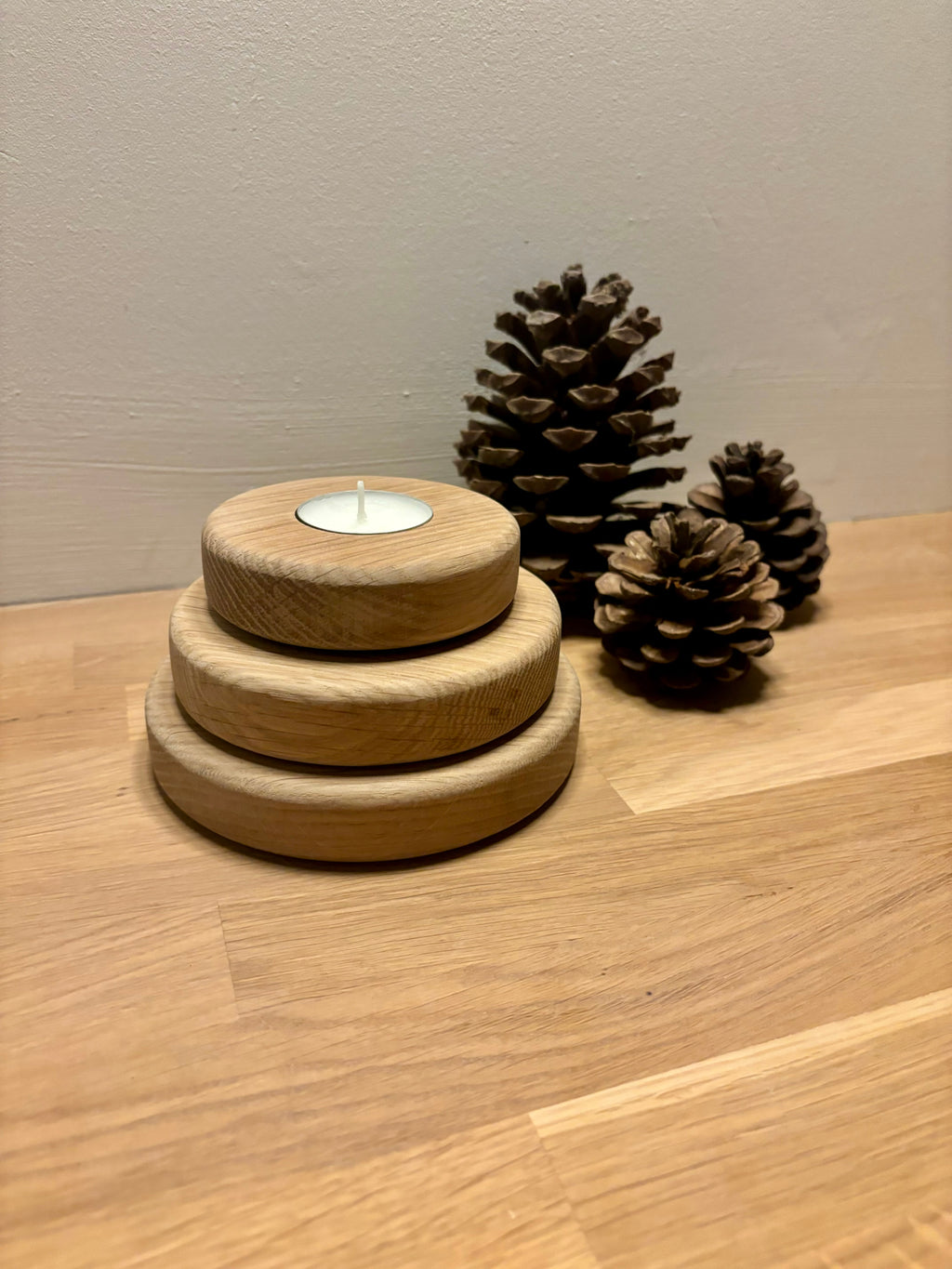 Round European Oak Tea Light Set